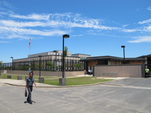 600px-US_Embassy_Antananarivo_002